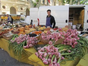 garlic at market